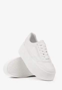 Białe Sneakersy na Platformie Ozdobionej Tłoczeniem Vaiviera