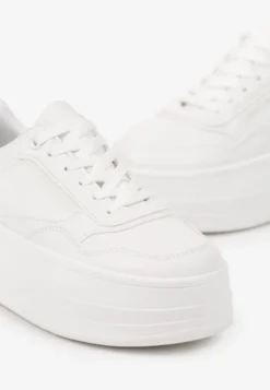 Białe Sneakersy na Platformie Ozdobionej Tłoczeniem Vaiviera
