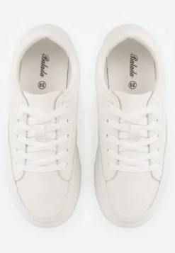 Białe Sneakersy na Tłoczonej Platformie Zeaninia