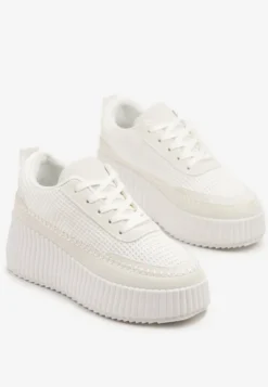 Białe Sneakersy na Tłoczonej Platformie z Ozdobnymi Przeszyciami Faloviela