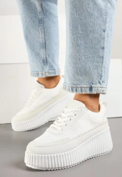 Białe Sneakersy na Tłoczonej Platformie z Ozdobnymi Przeszyciami Faloviela