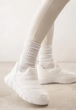 Białe Sneakersy Śniegowce na Platformie z Tłoczeniem i Pikowaną Cholewką Vermina