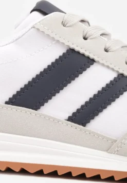 Białe Sneakersy Ozdobione Dwoma Paskami Lannatea