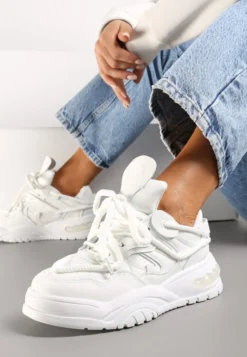 Białe Sneakersy Ozdobione Kolorowymi i Metalicznymi Wstawkami na Grubej Podeszwie Oplevia