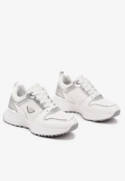 Białe Sneakersy Ozdobione Perforacją i Geometryczną Aplikacją Senilanea