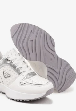 Białe Sneakersy Ozdobione Perforacją i Geometryczną Aplikacją Senilanea