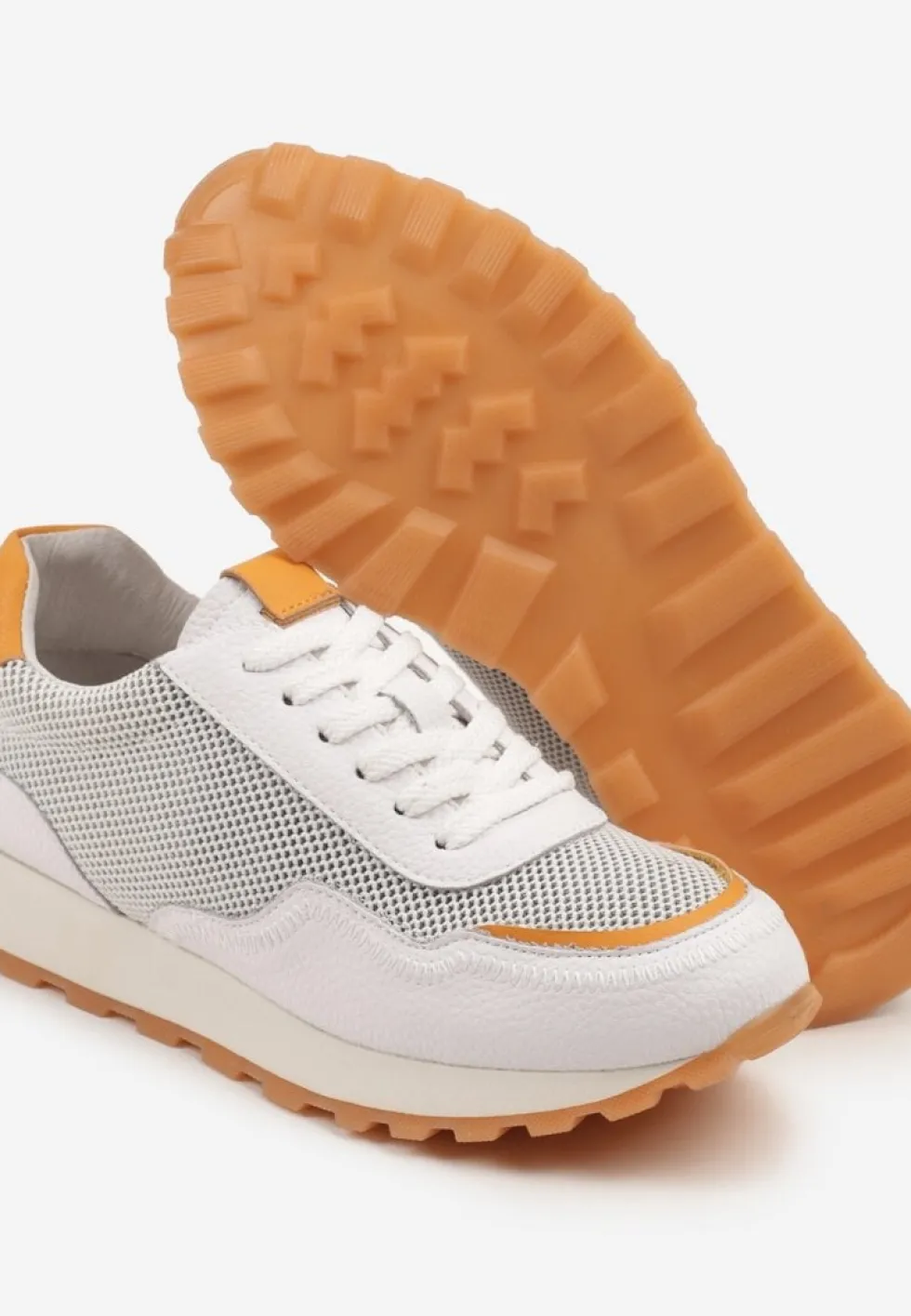 Białe Sneakersy Skórzane Ozdobione Geometrycznym Motywem Wibessa