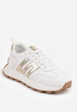 Białe Sneakersy Skórzane w Stylu Sportowym z Ozdobnymi Wstawkami i Przeszyciami Evlinna