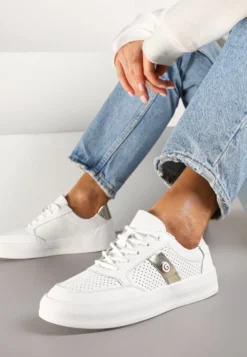 Białe Sneakersy Skórzane z Metaliczną Ozdobą Astevin