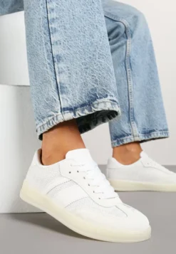 Białe Sneakersy Tenisówki Ozdobione Paskami Amodira