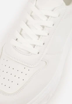 Białe Sneakersy VICES na Platformie z Tłoczeniem Rionessa