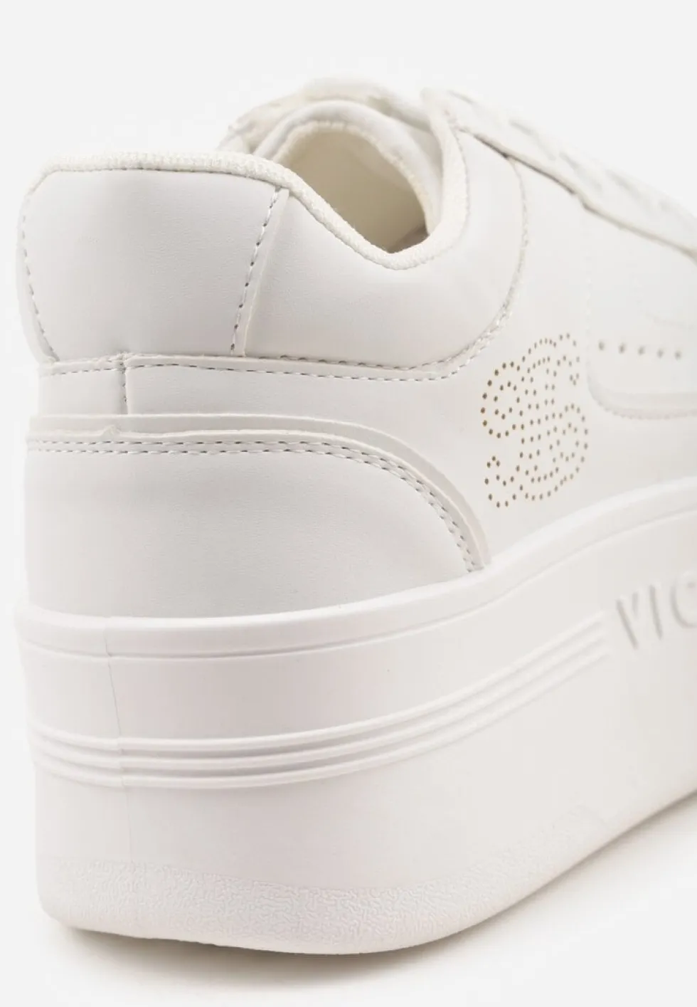 Białe Sneakersy Vices na Platformie Ozdobione Metalicznymi Aplikacjami Nelanil