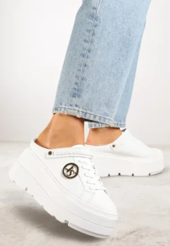Białe Sneakersy Vices na Platformie z Tłoczeniem Paskiem na Pięcie i Metaliczną Aplikacją Selfedi