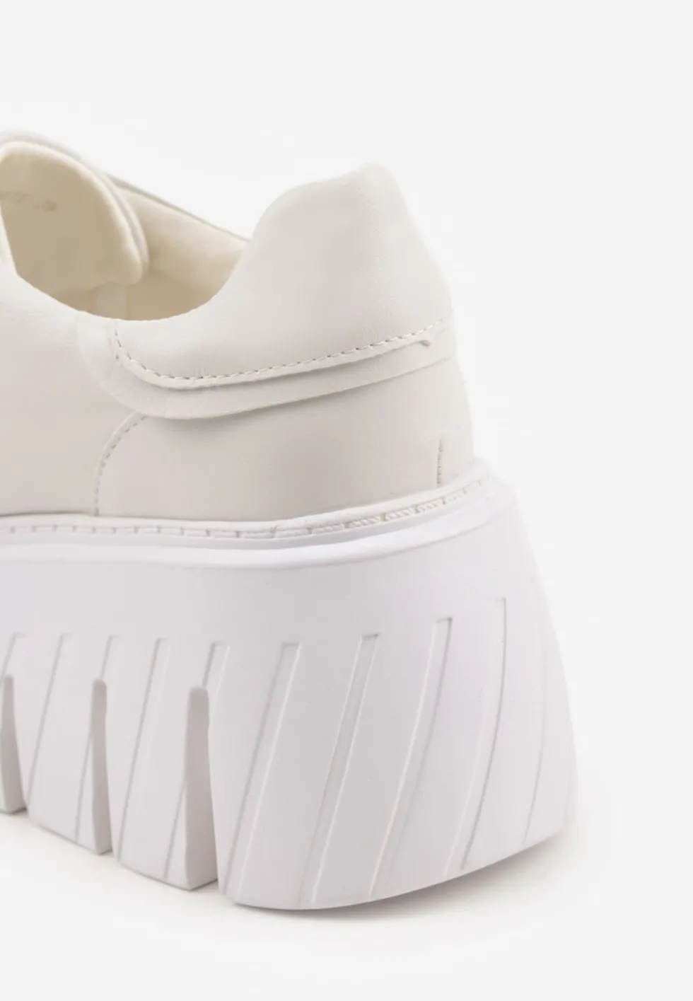 Białe Sneakersy VICES na Platformie Typu Chunky Tassi