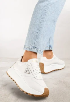 Białe Sneakersy Vices na Platformie Ozdobione Metaliczną Aplikacją Nelviera
