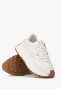 Białe Sneakersy Vices na Platformie Ozdobione Metaliczną Aplikacją Nelviera
