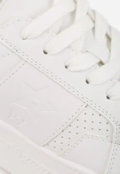 Białe Sneakersy Vices na Platformie z Gwiazdką Fenarra