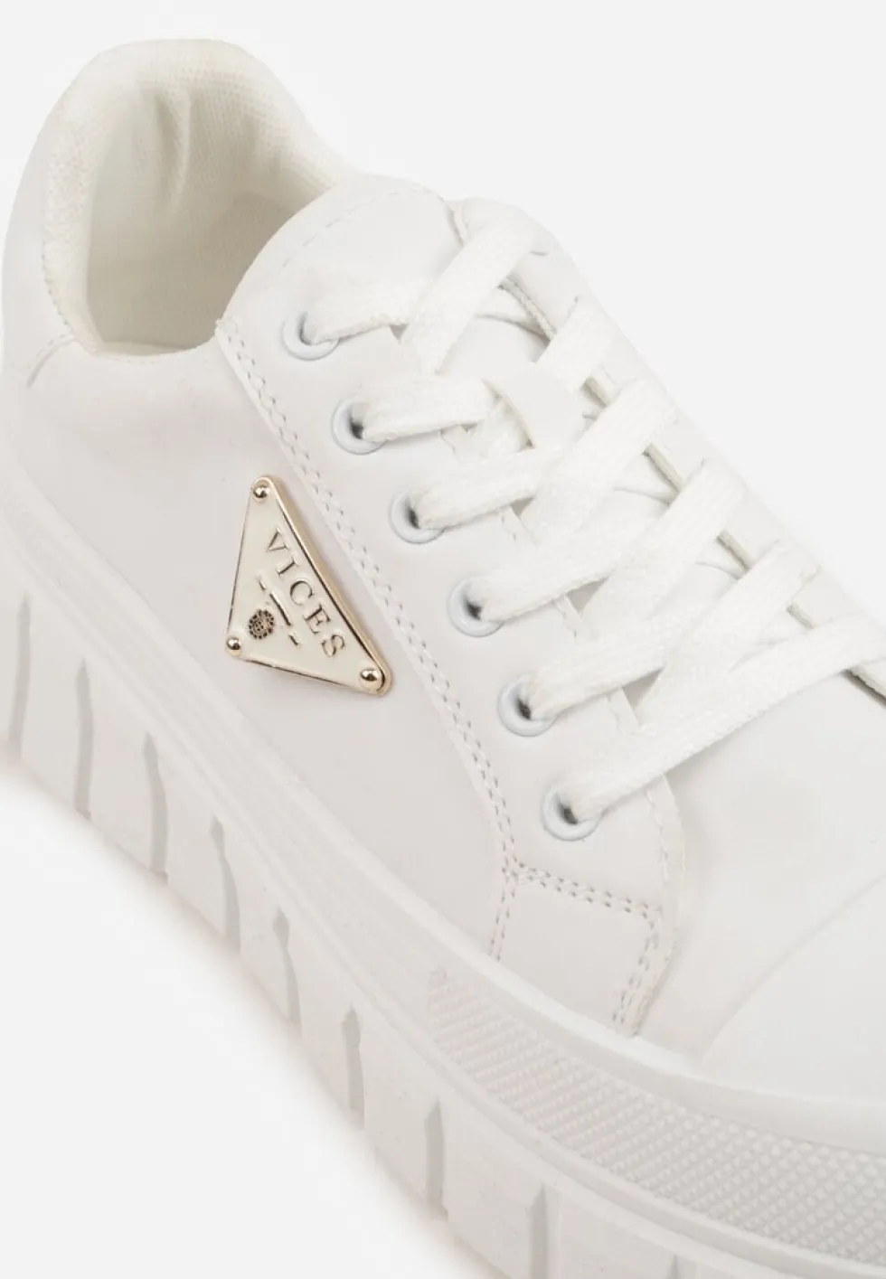 Białe Sneakersy VICES na Tłoczonej Podeszwie w Stylu Chunky Myninis