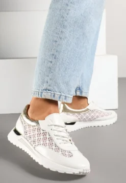 Białe Sneakersy z Ażurowym Zdobieniem i Metalicznymi Wstawkami Sesovienna