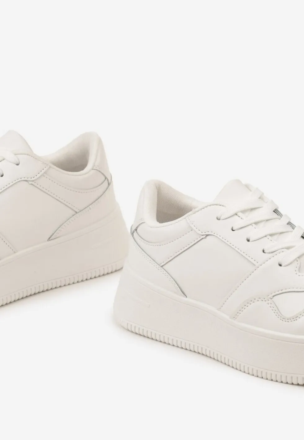 Białe Sneakersy z Cholewką przed Kostkę na Platformie Liciana