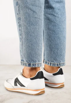 Białe Sneakersy z Geometrycznym Wzorem Zoloti