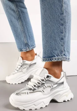 Białe Sneakersy z Ozdobnym Sznurkiem i Cyrkoniami na Grubej Podeszwie Fionalee