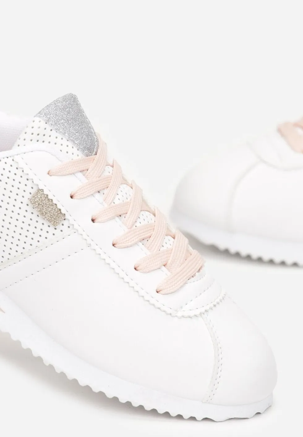 Białe Sneakersy z Przeszyciami Phyrise