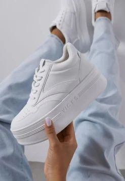 Białe Sznurowane Sneakersy Vices na Platformie z Metalicznymi Paskami Neliawen