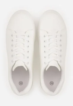 Białe Sznurowane Sneakersy z Cholewką przed Kostkę Narelina