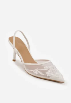 Białe Szpilki VICES Slingback z Noskami w Szpic Ozdobionymi Haftem i Koralikami Laraidina