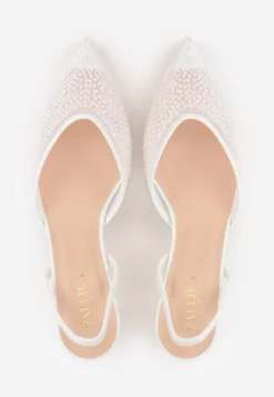 Białe Szpilki z Paskiem w Typie Slingback z Cholewką z Siateczki i Koralikami Carilriane