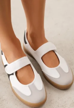 Białe Tenisówki Typu Sneakeriny Zapinane Paskiem na Rzep Gelinea