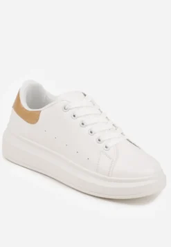 Biało-Beżowe Sneakersy na Niskiej Platformie w Klasycznym Stylu Lucid Dream