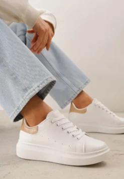 Biało-Beżowe Sneakersy na Niskiej Platformie w Klasycznym Stylu Lucid Dream