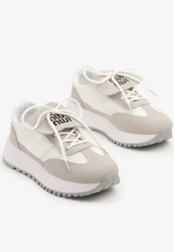 Biało-Beżowe Sneakersy na Platformie z Geometrycznym Wzorem Aluina