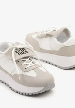 Biało-Beżowe Sneakersy na Platformie z Geometrycznym Wzorem Aluina
