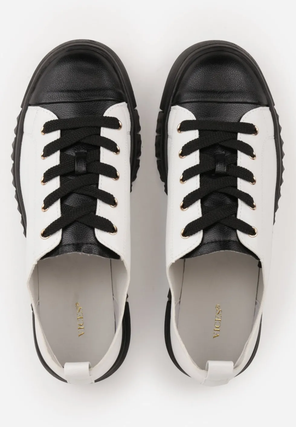 Biało-Czarne Płaskie Sneakersy Vices ze Sznurowaniem Lorori