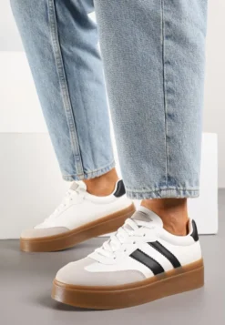 Biało-Czarne Sneakersy na Kauczukowej Podeszwie Ozdobione Paskami Nilimea