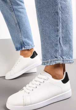Biało-Czarne Sneakersy na Płaskiej Podeszwie z Ozdobną Wstawką i Sznurowaniem Neotine