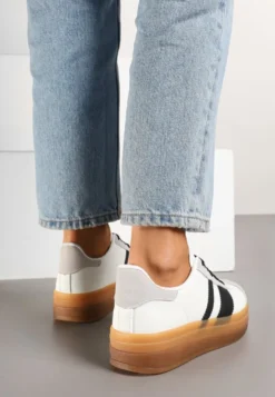 Biało-Czarne Sneakersy na Płaskiej Podeszwie z Ozdobnymi Paskami Velali