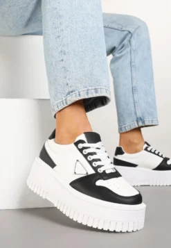Biało-Czarne Sneakersy na Platformie z Tłoczeniem Halinea
