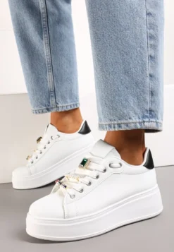 Biało-Czarne Sneakersy na Platformie z Biżuteryjnymi Zawieszkami na Sznurówkach Faeleen
