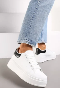 Biało-Czarne Sneakersy na Platformie Ozdobione Kontrastową Wstawką Aviasta