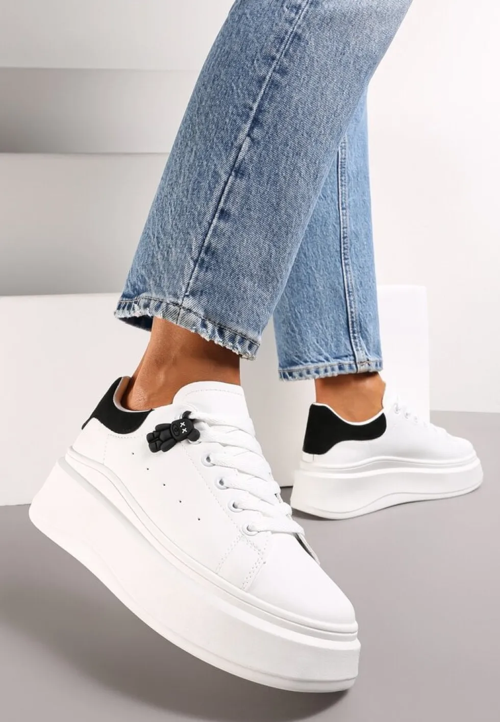 Biało-Czarne Sneakersy przed Kostkę na Platformie Phani