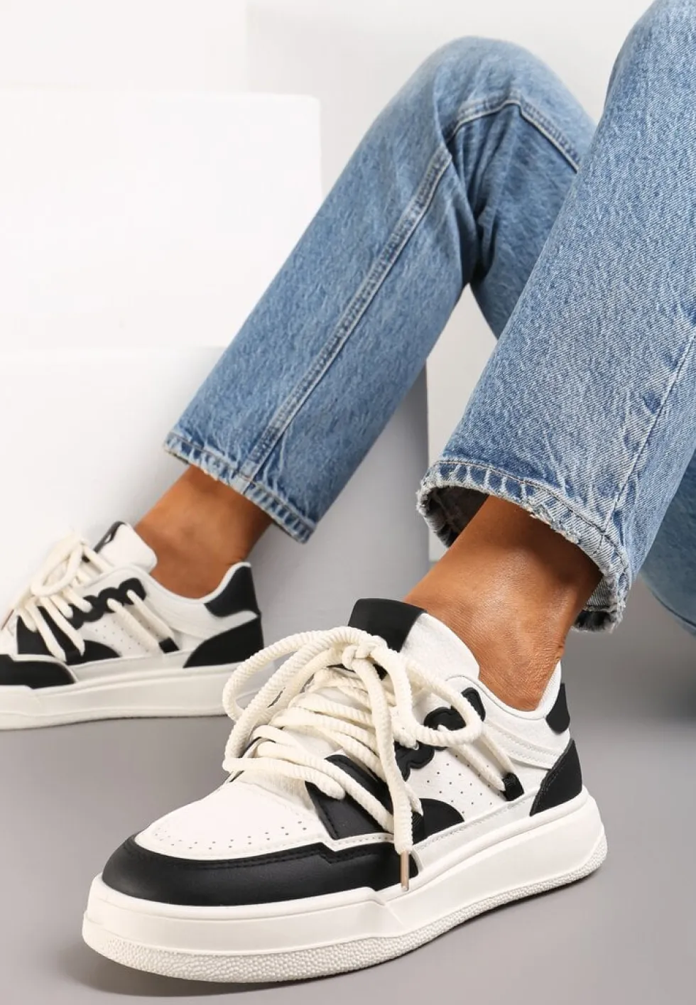 Biało-Czarne Sneakersy Sylvena
