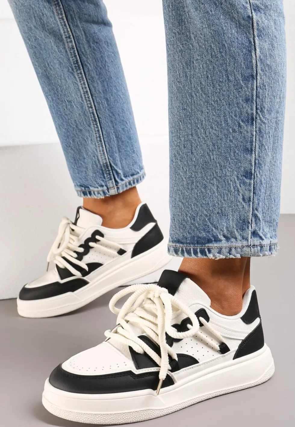 Biało-Czarne Sneakersy Sylvena