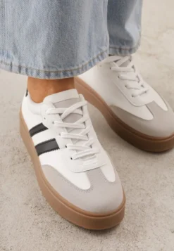 Biało-Czarne Sneakersy Tenisówki Ozdobione Paskami Sovresia