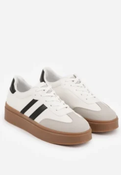 Biało-Czarne Sneakersy Tenisówki Ozdobione Paskami Sovresia