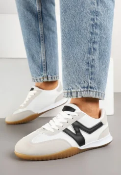 Biało-Czarne Sneakersy w Stylu Tenisówek Ozdobione Naszywką Tanelis