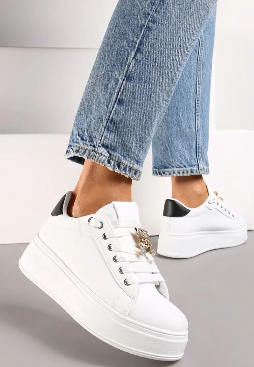 Biało-Czarne Sneakersy z Imitacji Skóry na Platformie z Ozdobą z Cyrkonii Imbercca